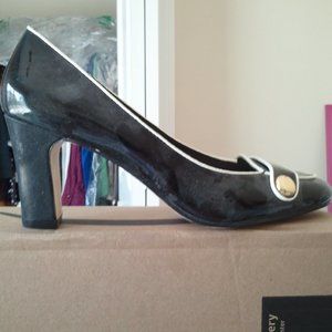 Merona Collection Vegan Black White tipped 3" heel